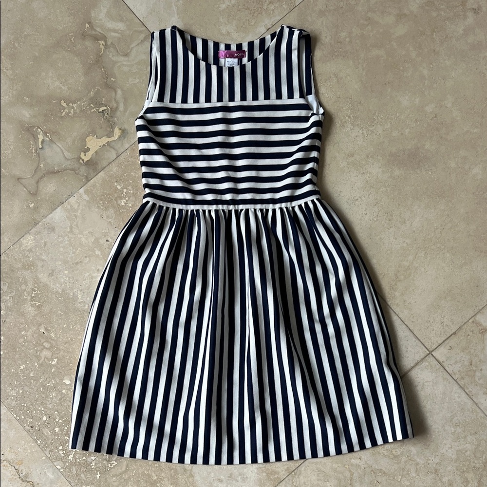 NWT Aqua from Bloomingdale’s Striped Navy and White Kids Dress Girls Size Large